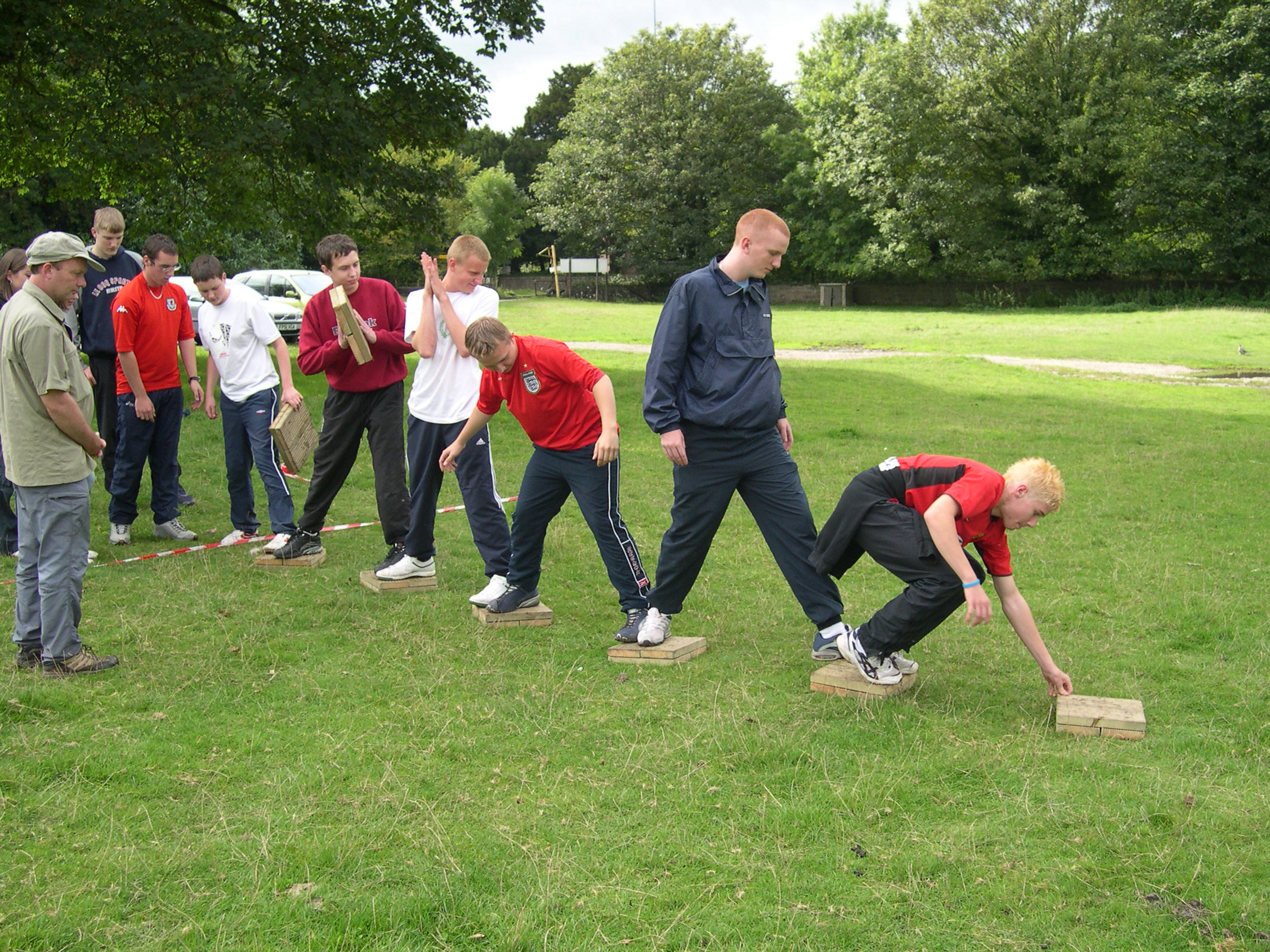Points To Consider Before Organize Team Building Activities